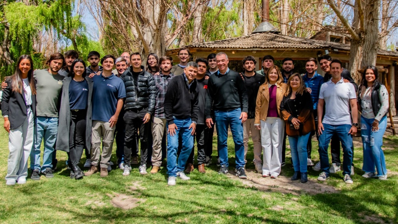 El vicegobernador Fabián Martín se reunió con jóvenes de CADEMI en Iglesia