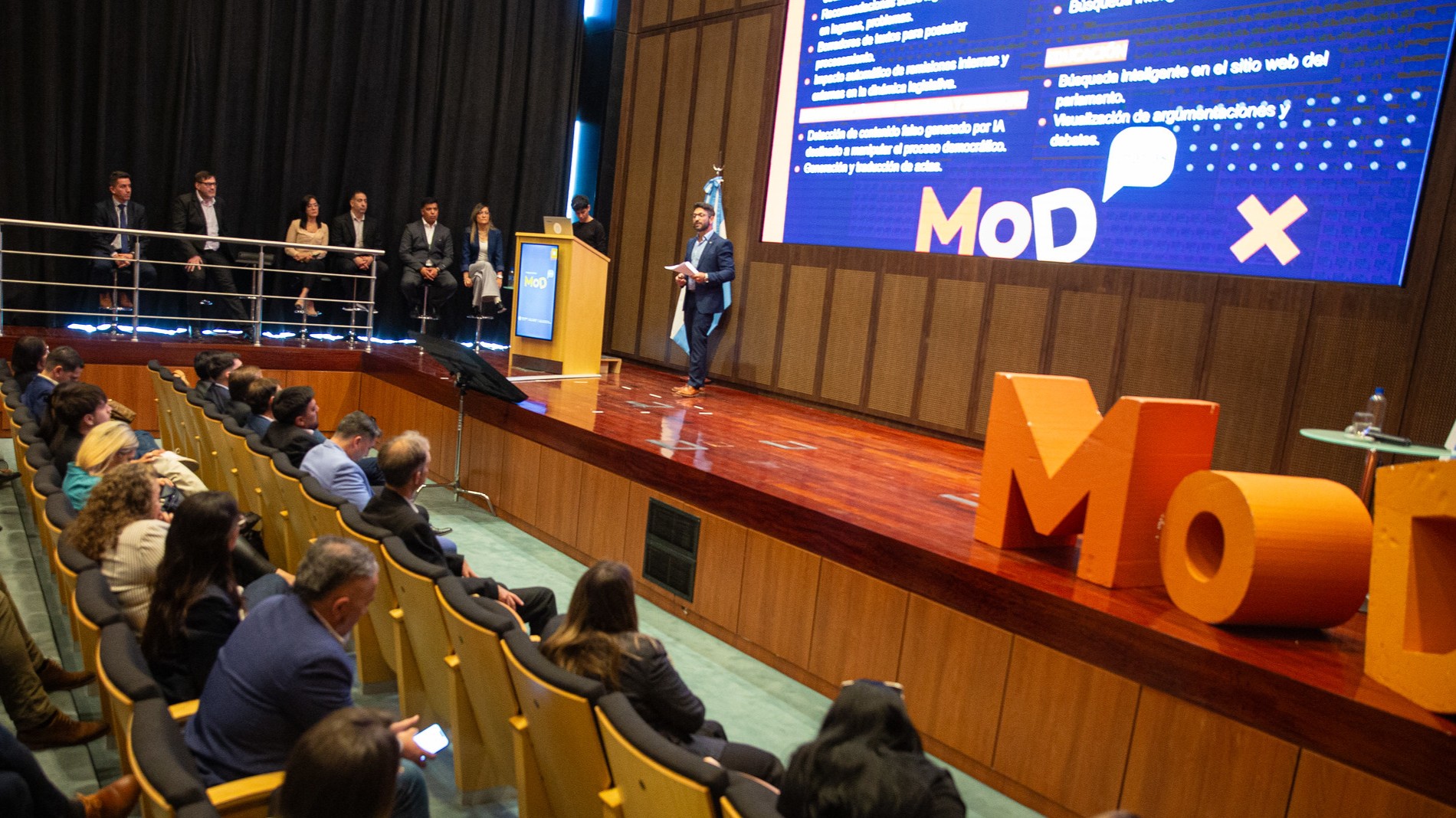 Inteligencia Artificial aplicada a los Parlamentos: disertación del secretario Legislativo en Charlas MOD