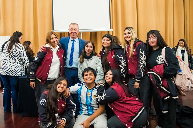 San Juan Escribe 2026 llegó a la Escuela Normal Superior Sarmiento para convocar a nuevos talentos literarios