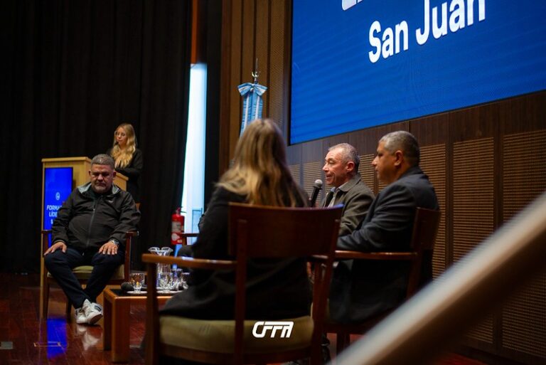 El vicegobernador participó del Congreso “Formando Líderes”