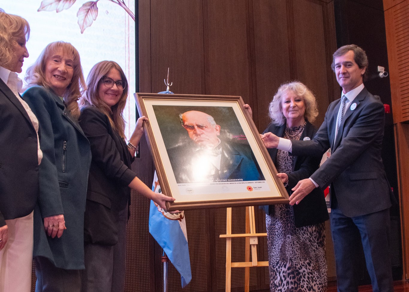 La Legislatura de San Juan recibió un retrato de Sarmiento